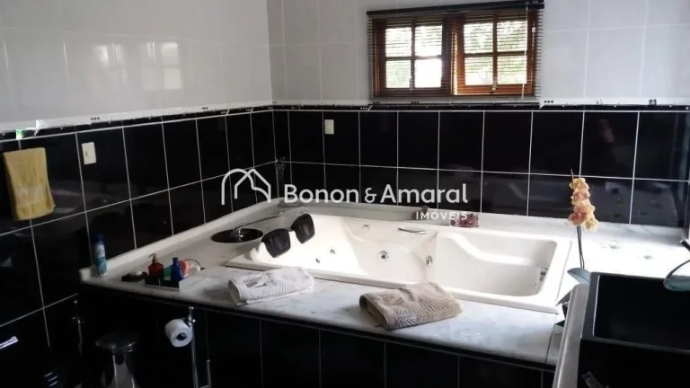Imagem Venha desfrutar da paz e tranquilidade desta aconchegante casa térrea no Clube de Campo Valinhos, e...