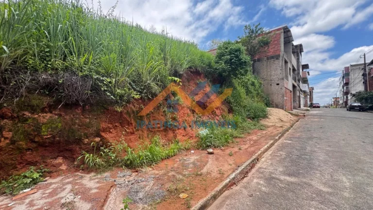 Imagem Lote de 300m² no Bairro Jardim Vitória