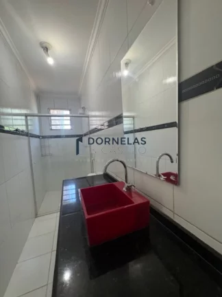Imagem CASA TÉRREA 3 DORMITÓRIOS UMA SUÍTE GUARAPARK COND. FECHADO TERRENO COM 800M²