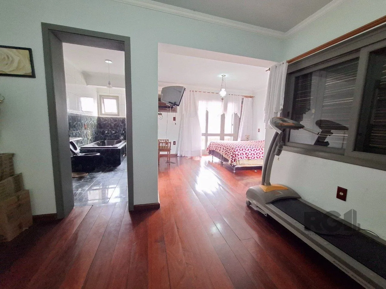 Imagem Casa com 537,00 m² com 04 dormitórios no Bairro Tristeza
