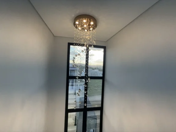 Imagem Casa à Venda com 6 Vagas e Piscina em Santana de Parnaíba