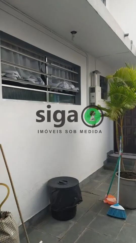 Imagem Imóvel com 3 Casas e 3 Vagas Próximo à Av. Santa Catarina