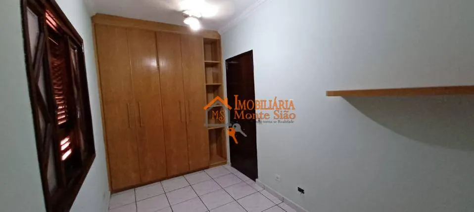 Imagem Sobrado com 3 dormitórios à venda, 220 m² por R$ 860.000,00 - Parque Renato Maia - Guarulhos/SP