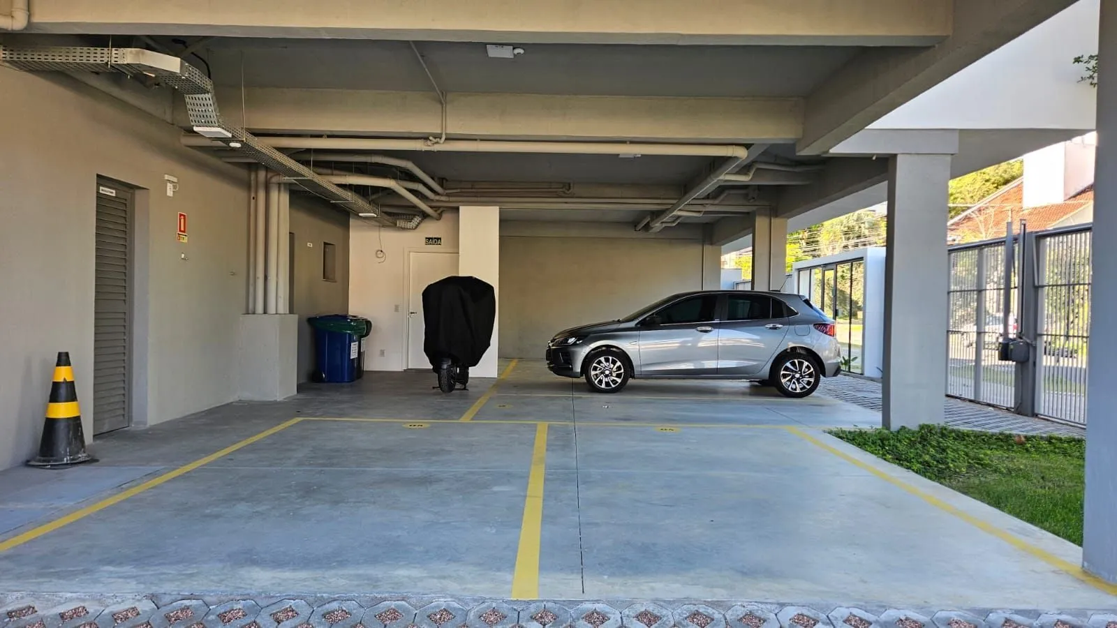 Imagem Apartamento Novo com 2 Vagas e Sacada na Chácara das Pedras