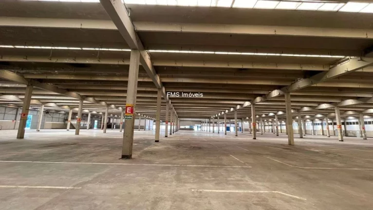 Imagem Galpão com 3565m2 na região de Jurubatuba - SP.
