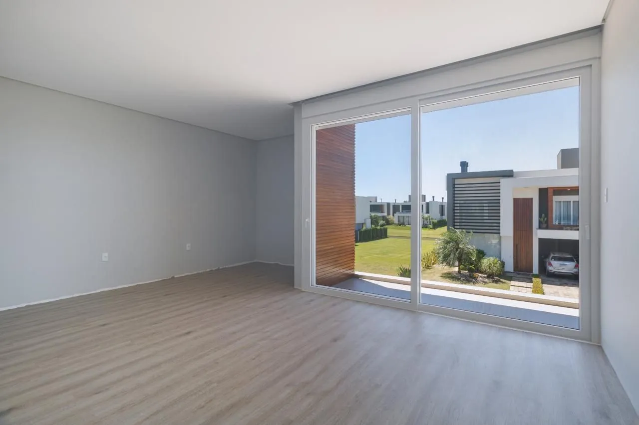 Imagem Casa de condomínio à venda em Torres, Centro, com 4 quartos, 260m2
