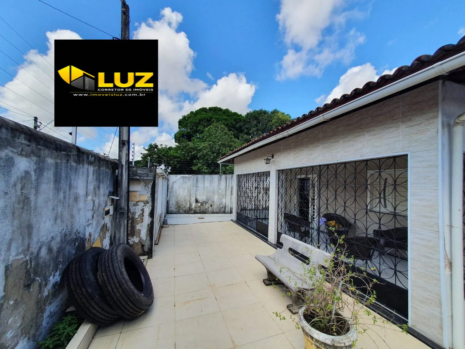 Imagem Casa com 528m² de Terreno em Messejana - Ideal para Morar ou Empreender!