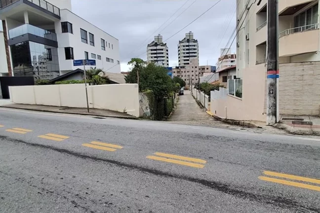 Imagem TLL 399 Lote 590441044-59 - Terreno à venda no bairro Trindade - Florianópolis/SC