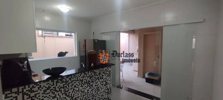 Imagem Sobrado com 4 dormitórios à venda por R$ 480.000,00 - Centro - Taubaté/SP