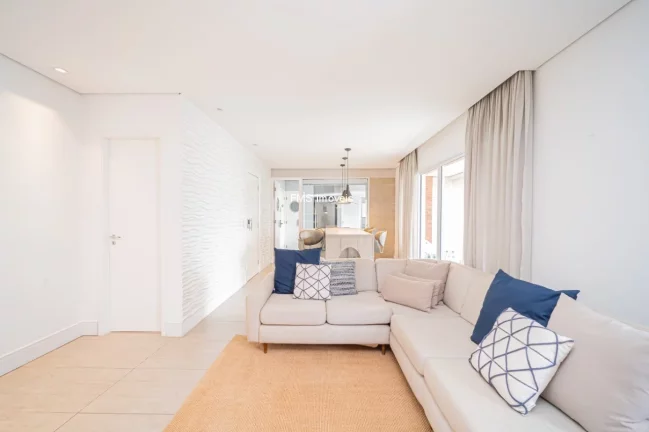 Imagem Venda de Apartamento de Luxo na Vila Olímpia com 2 Suítes, 1 Sala, 3 Vagas e 130m².