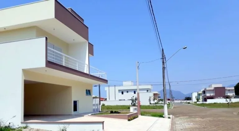 Imagem SOBRADO - CONDOMINIO FECHADO - 4 SUITES - PISCINA