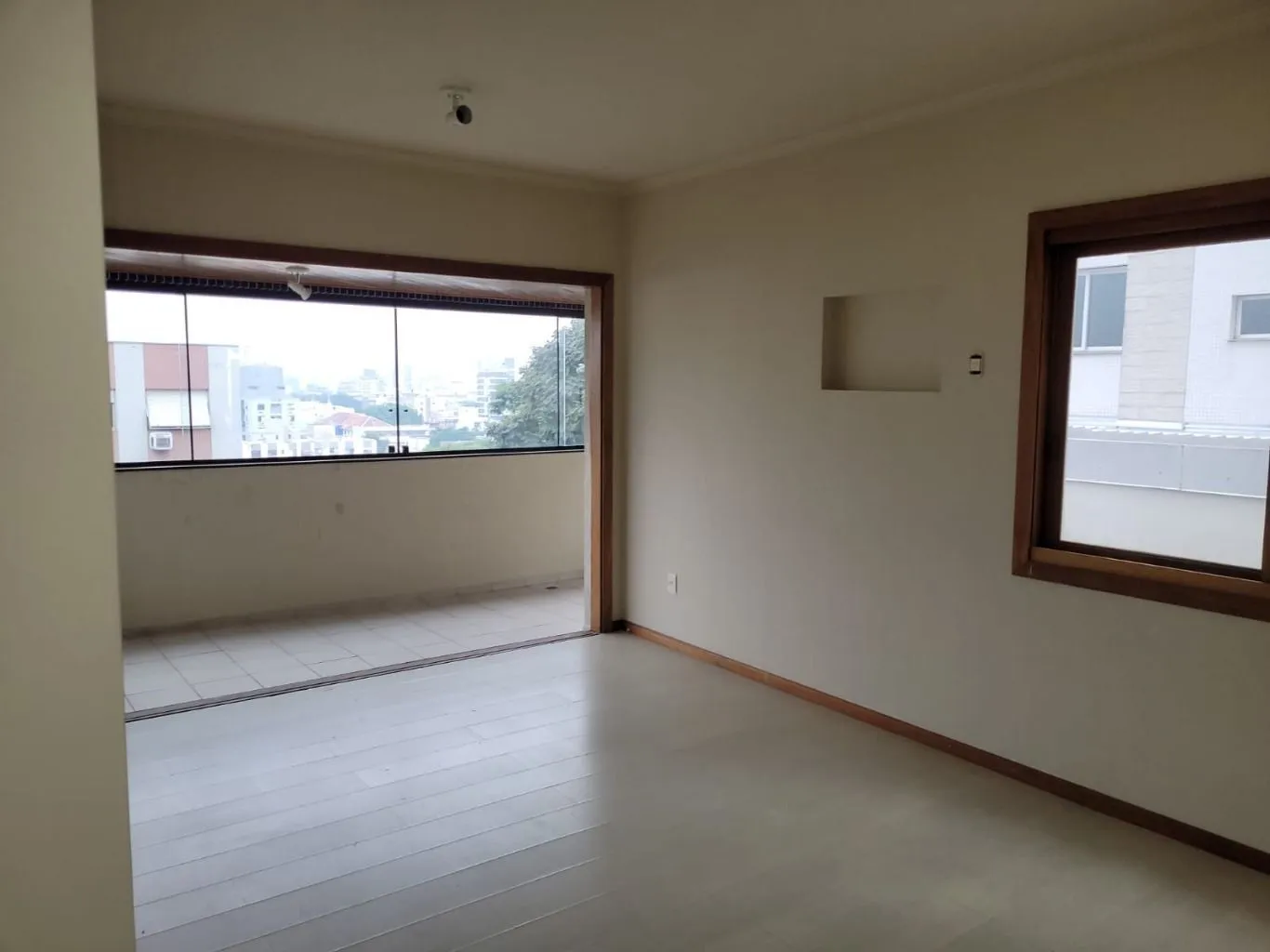 Imagem Apartamento de 3 quartos, suíte e 2 vagas de garagem no bairro Petrópolis em POA