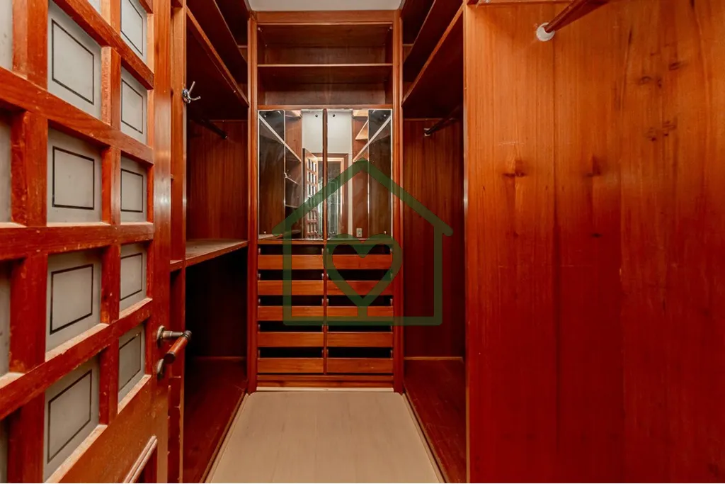 Imagem Apartamento de 330m2 privativos em localização privilegiada no bairro Rio Branco, a apenas duas qu...