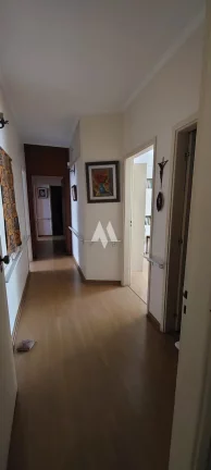 Imagem Apartamento com 228m², quadra da praia do Gonzaga, 3 dormitórios, dependência completa, 1 vaga!