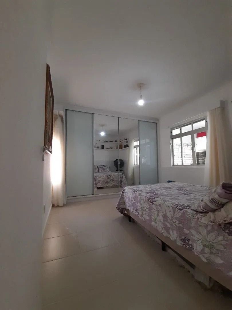 Imagem Casa à venda com 3 quartos 1 suíte, 180m² em Estreito Florianópolis