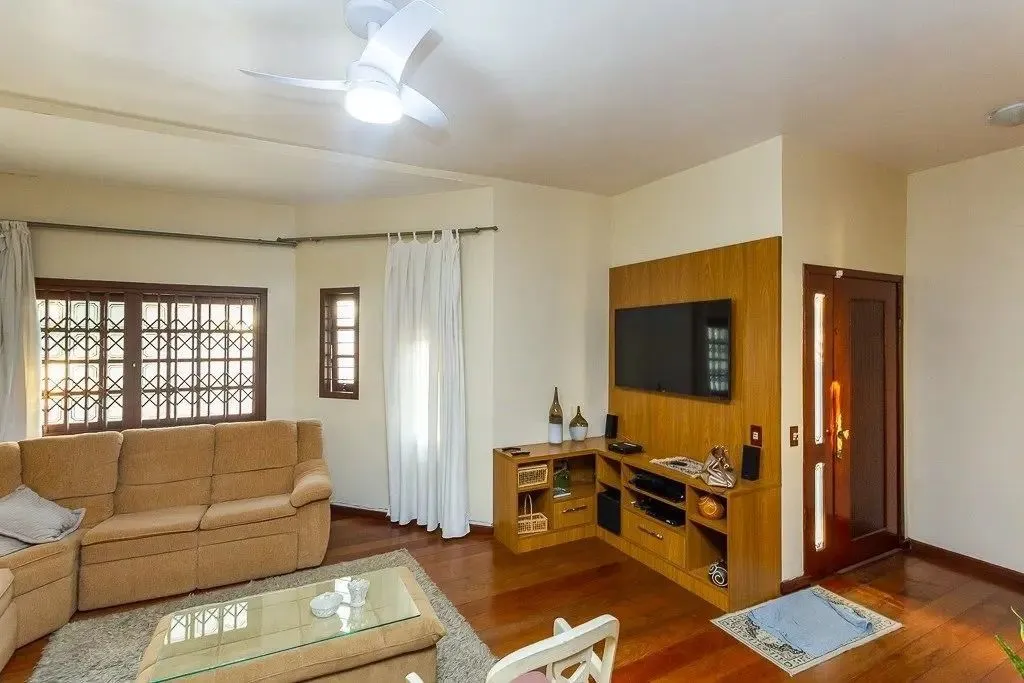 Imagem Casa espaçosa com 6 dormitórios e vista incrível no Cristo Redentor