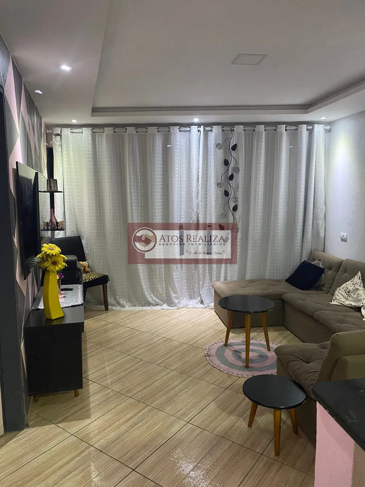 Imagem Vendo Sobrado com 3 casas para renda tatal de 3 Dormitórios sendo 1 suíte no Jardim Guanabara - São Paulo por R$ 340.000