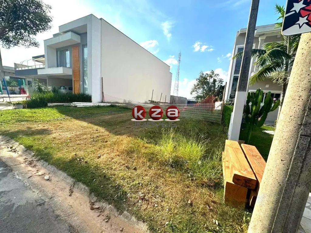 Imagem Terreno de 402,51 m² no Condomínio Residencial Flor da Serra em Valinhos-SP: sua oportunidade de investimento!