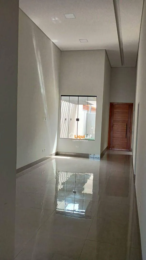 Imagem Casa Térrea à Venda no Rita Vieira com Piscina, Pé-Direito Duplo, Suíte e Área Gourmet