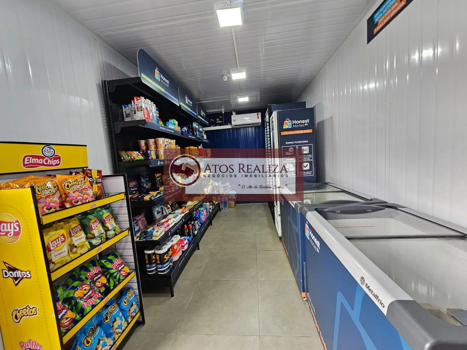 Imagem Casa à venda em condomínio fechado na região de Campo Grande, São Paulo | 2 dorms, 2 vagas paralelas, corredor lateral.