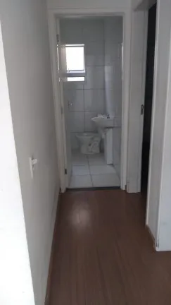 Imagem Casa de Condomínio com 2 Quartos para Alugar, 56 m² em Jardim Layr - Mogi das Cruzes