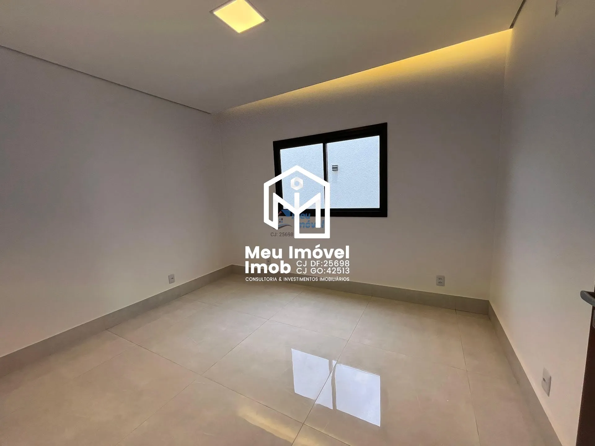 Imagem Casa 4 Quartos 2 Suítes 3 Vagas 250m² Vicente Pires/DF
