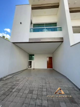Imagem Casa com piscina no bairro das Fontes - Cód. 797