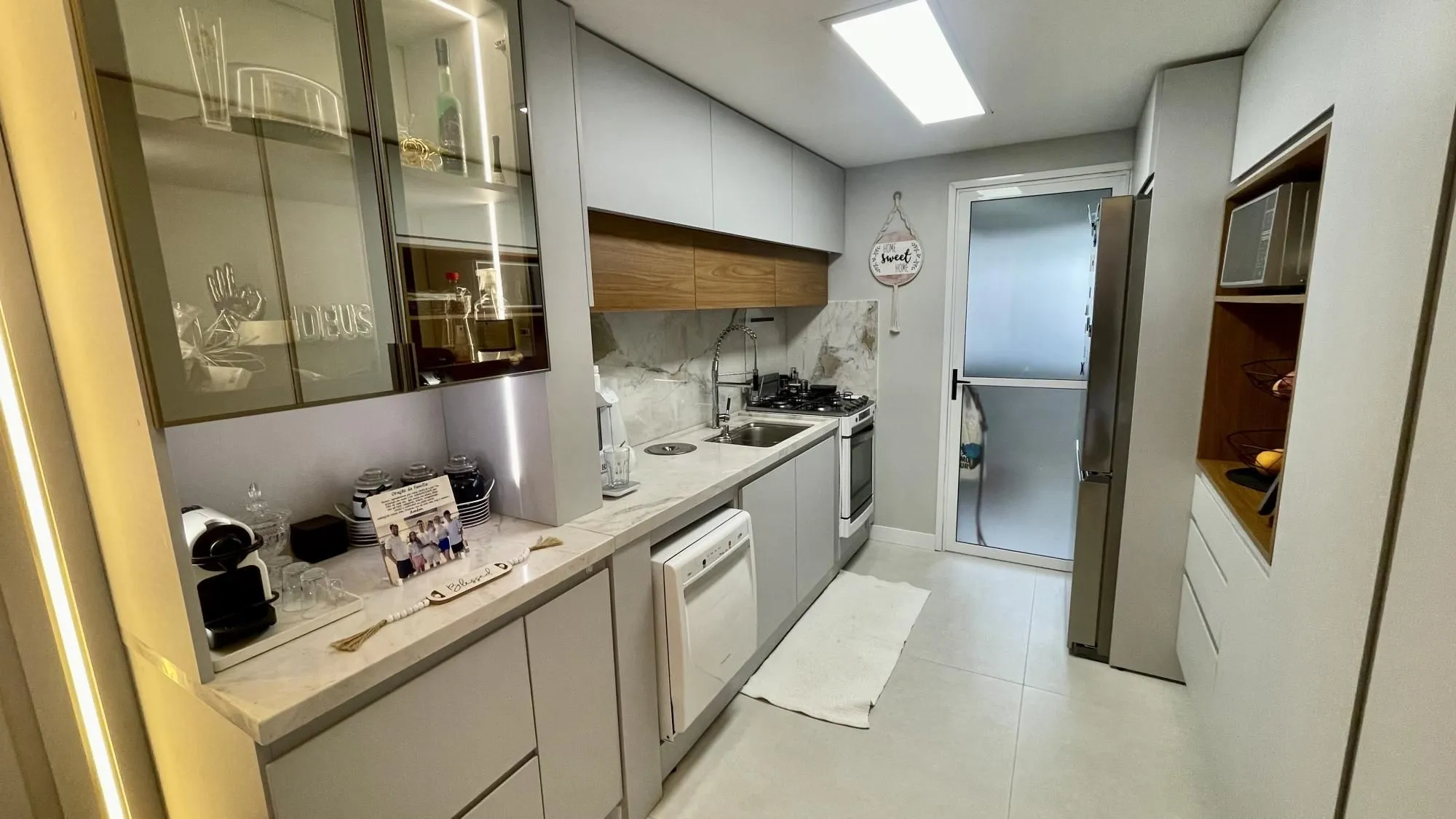 Imagem Casa em condomínio com 4 dormitórios e lazer completo no Ecoville
