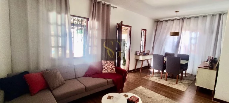 Imagem Casa para Venda em Teresópolis, Albuquerque, 2 dormitórios, 1 suíte, 2 banheiros, 2 vagas