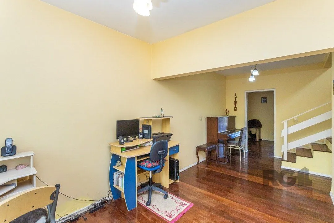 Imagem Casa com 3 Quartos à Venda, 293 m² por R$ 650.000