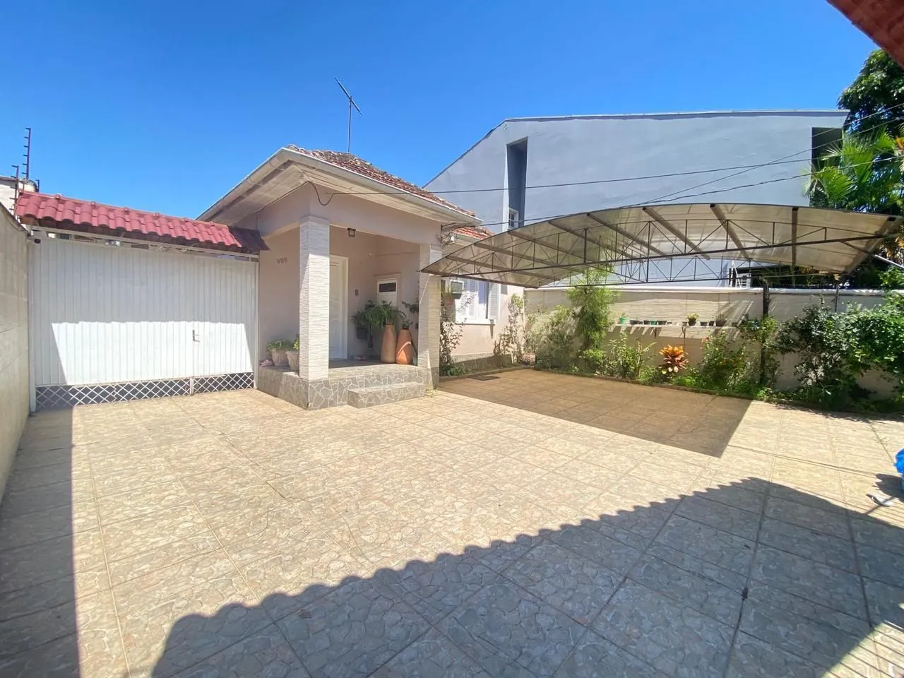 Imagem Casa 4 dormitórios I vaga 8 carros I Bairro Camaquã
