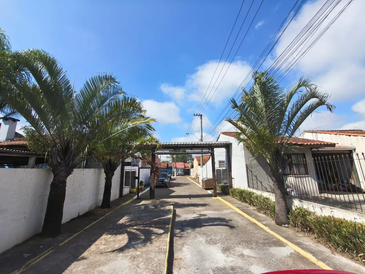 Imagem Casa a venda 3 dormitórios - Restinga - Porto Alegre