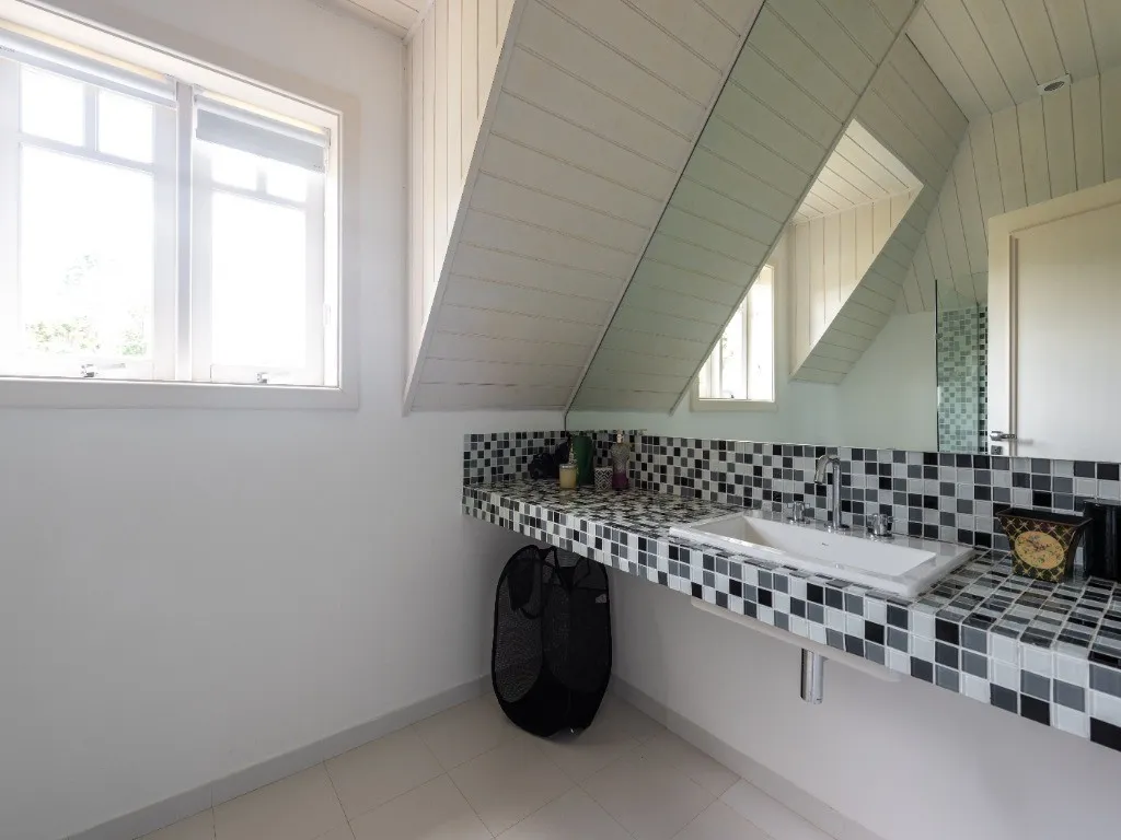 Imagem Casa de luxo em condomínio à venda em Campos do Jordão - 5 quartos, 5 suítes, 5 banheiros, 4 vagas, 900m².