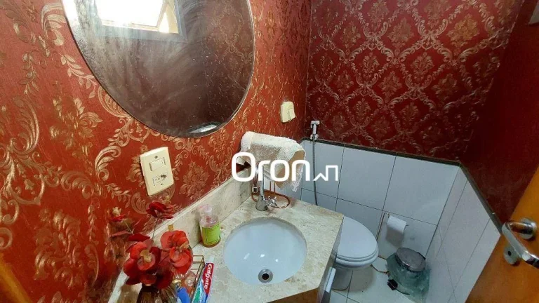 Imagem Sobrado com 3 dormitórios à venda, 145 m² por R$ 750.000,00 - Jardim Europa - Goiânia/GO