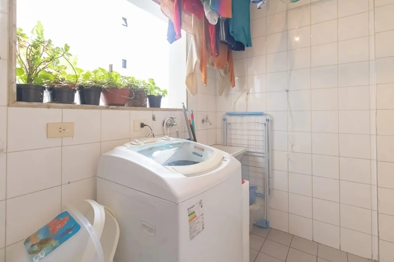 Imagem Apartamento com 4 dormitórios, 99 m² e 2 vagas em localização privilegiada.