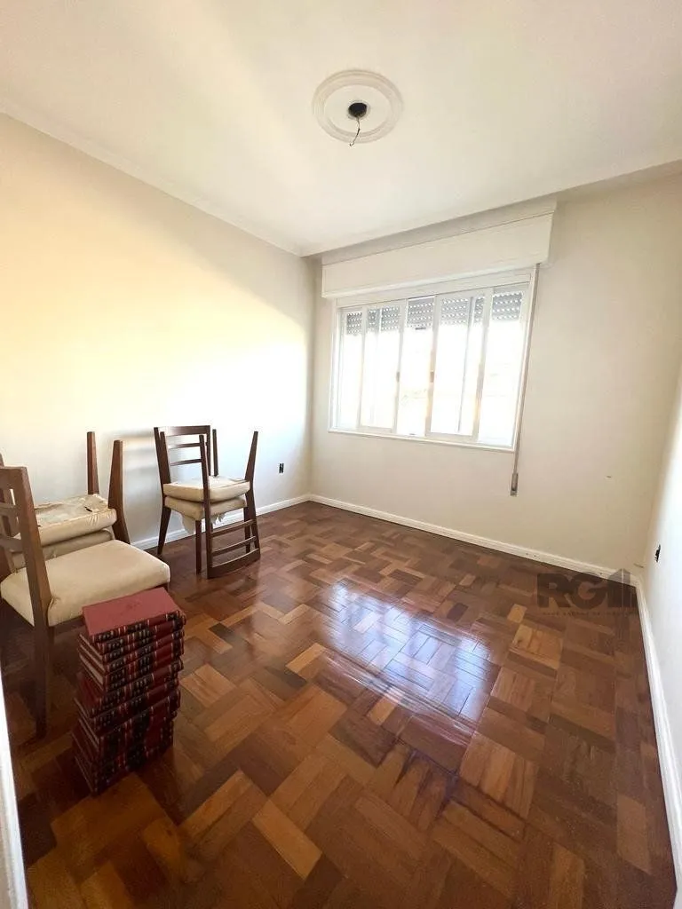 Imagem APARTAMENTO 3 DORMITÓRIOS, 2 VAGAS DE GARAGEM, NO BAIRRO PETRÓPOLIS, POA/RS