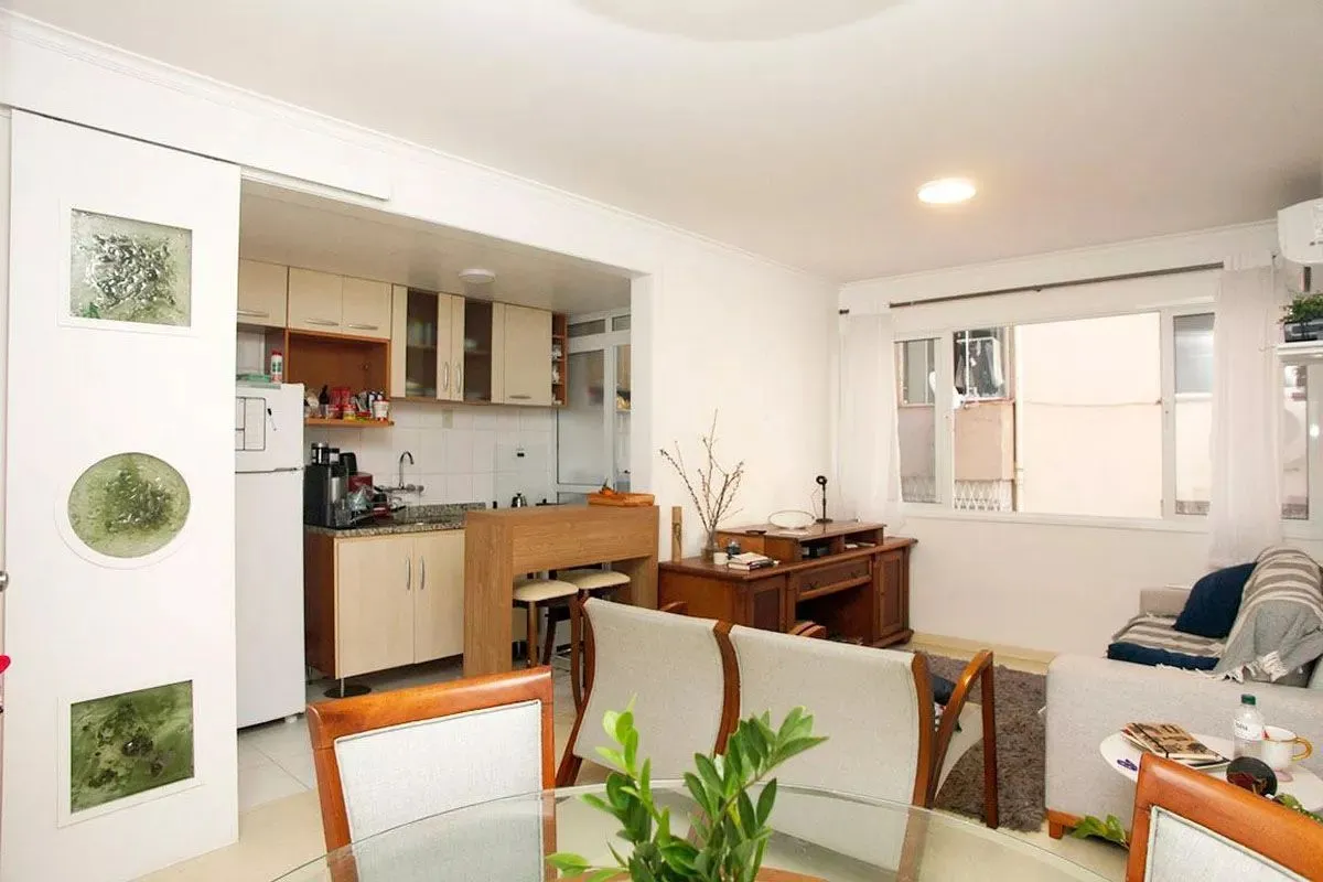 Imagem Apartamento com 2 dormitórios com 58.35m² no bairro Bom Fim