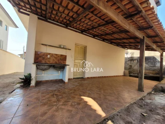 Imagem Casa disponível para locação no Centro - Igarapé/MG.