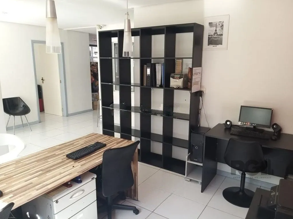 Imagem Casa comercial com 12 dormitórios no bairro Teresópolis