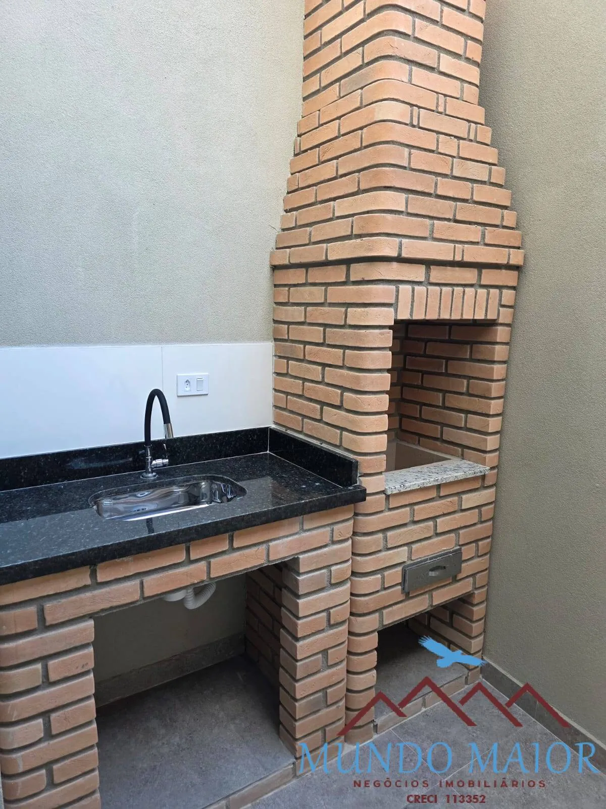 Imagem Sobrado 3 dorms-novo na Zona Norte com 3 vagas e quintal com churrasqueira