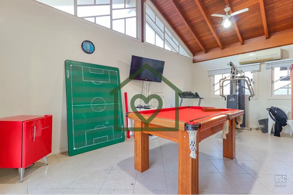 Imagem Descubra o luxo e conforto desta magnífica casa de 4 quartos e 6 banheiros, localizada na Tristeza....
