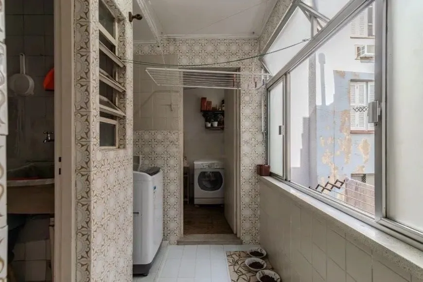 Imagem Apartamento de 3 Dormitórios com Garagem à Venda no Rio Branco, Próximo à Redenção
