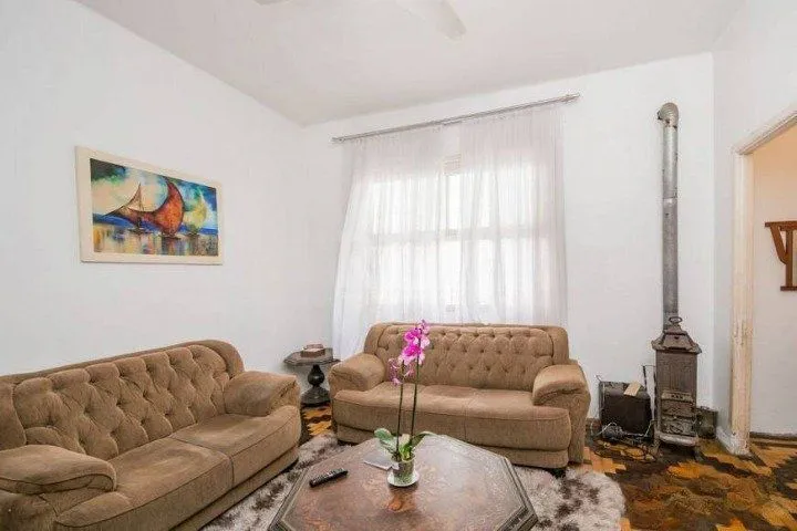 Imagem Casa para Venda - 290m², 3 dormitórios, 4 vagas - Santo Antonio