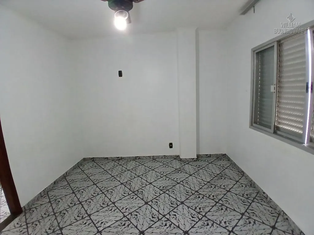 Imagem 1 Dormitório Grande c/ Vaga - 60m² - Frente Rua - R$ 300 mil