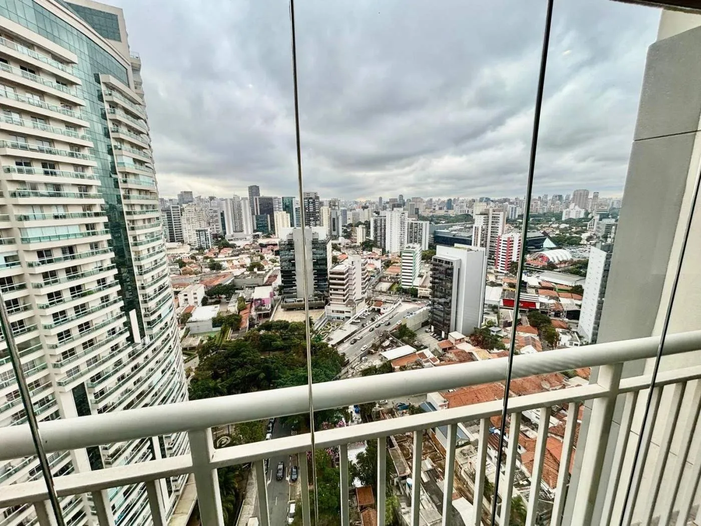 Imagem Apartamento para Venda em São Paulo, Pinheiros, 1 dormitório, 2 banheiros, 1 vaga