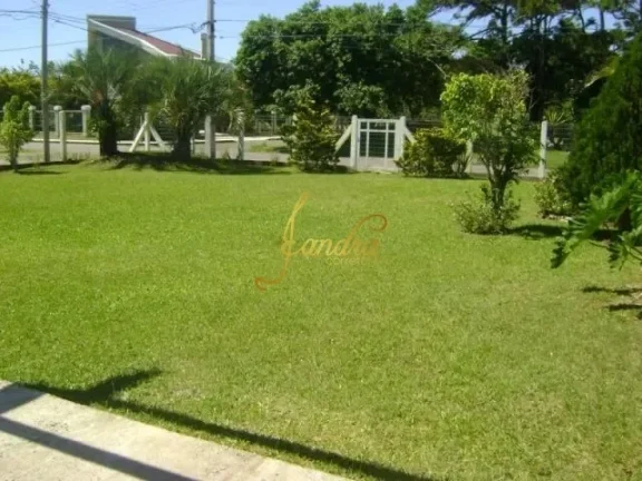 Imagem Casa térrea mobiliada e decorada em dois lotes, ótima localização