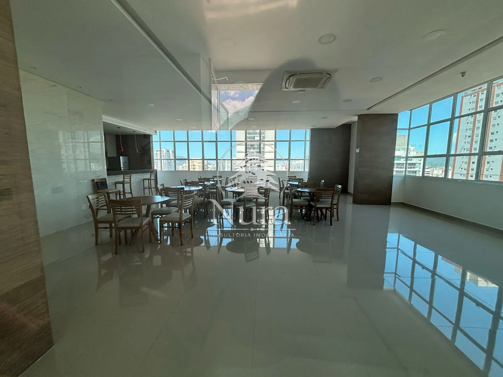 Imagem Apartamento de 2 quartos, 65m² no bairro Embaré, em Santos