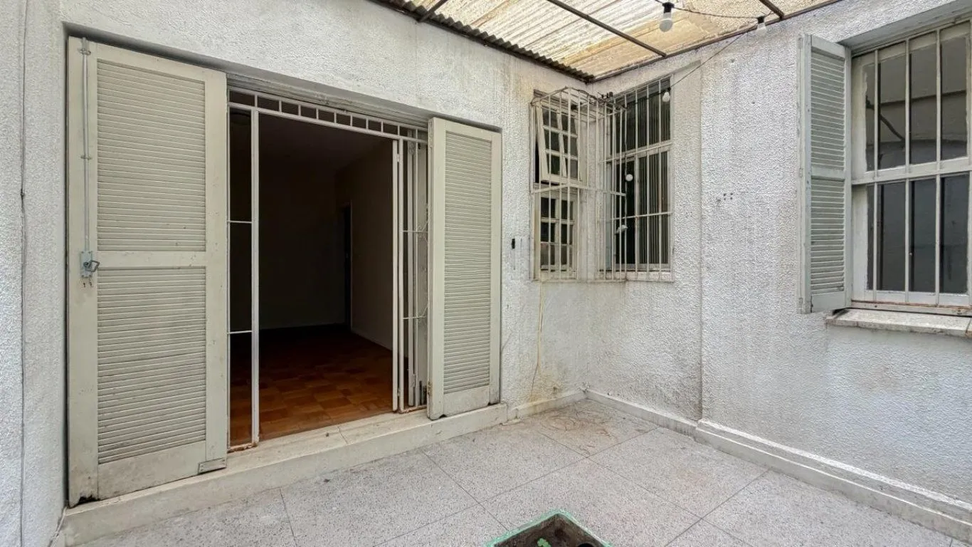 Imagem Apartamento com 2 quartos e 77m² à venda em Bom Fim, Porto Alegre. Rua Tomaz Flores, Bom Fim, Porto Alegre