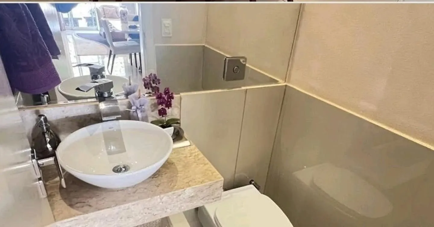 Imagem Magnifica Casa De 4/4 Sendo 3 Suites No Parque Acalanto