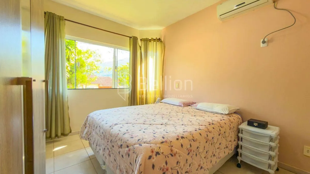 Imagem Casa com amplo terreno de 360m² em Indaial - 3 quartos + garagem no Warnow em Indaial